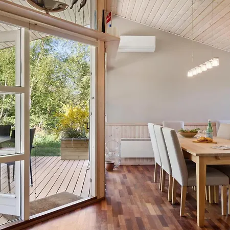 4 Bedroom In *
